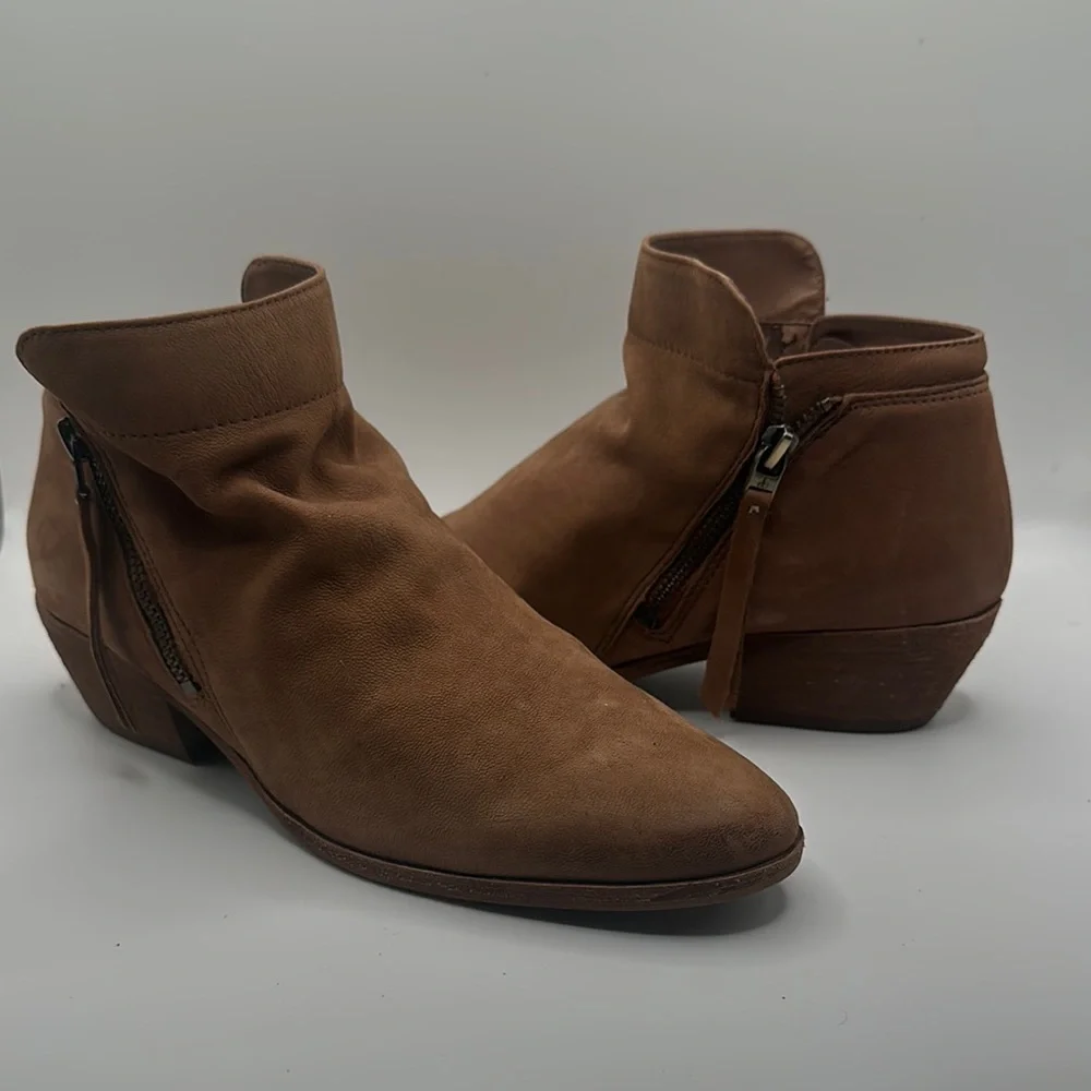 Sam Edelman Sz 9 Packer Brown Western Ankle Boots with Suede Texture Side Zipper
